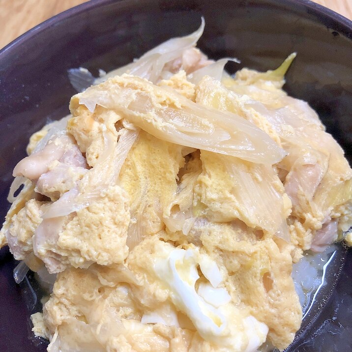 レンチンだけ！水いらずネギたっぷりの親子丼